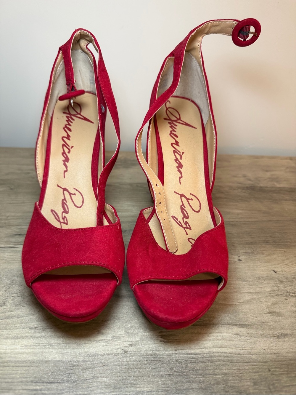 American Rag Red Faux Suede Platform Block Heels Size 8